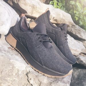 Dr. Scholl’s Charcoal Robin Sneaker